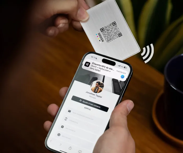 Carte NFC KIPFUL approchée d'un smartphone